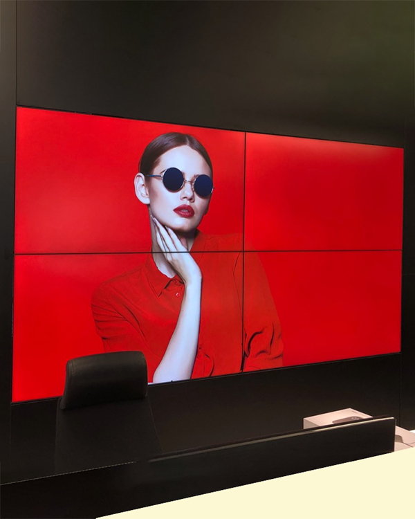 Digital Signage 2×2 m videoseinä